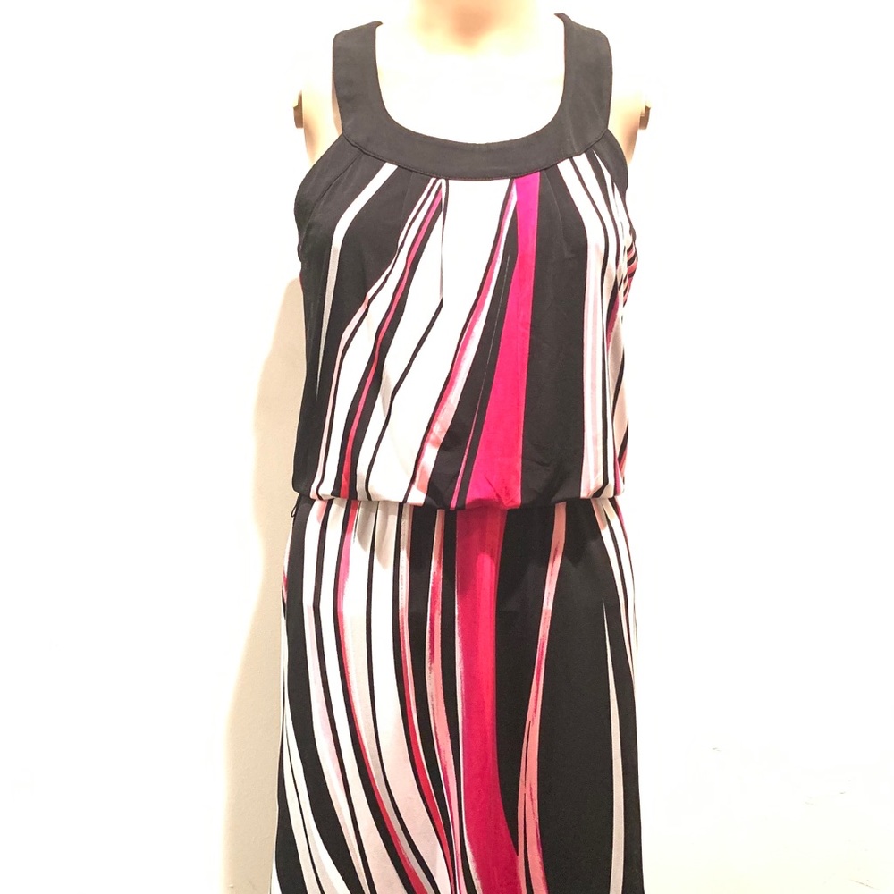White House Black Market lovely dress ❤️❤️ size XS